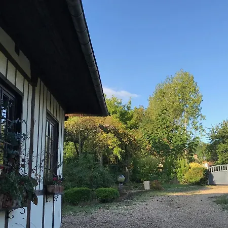 לינה וארוחת בוקר L'atelier Au Jardin D'isabelle Fatouville-Grestain
